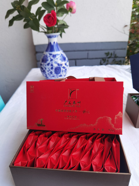 【大別山精神系列一特級信陽紅茶伴手禮（匠心）】大別山脈、核心產(chǎn)區(qū)、高山茶園、匠心制作  980元/盒